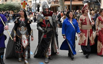 El Mig Any de Moros i Cristians de Dénia devuelve la ilusión a las calles de Dénia