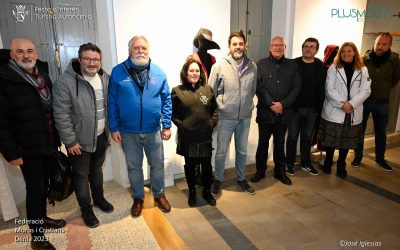 Historia y evolución se dan cita en la exposición histórico-cultural de trajes festeros